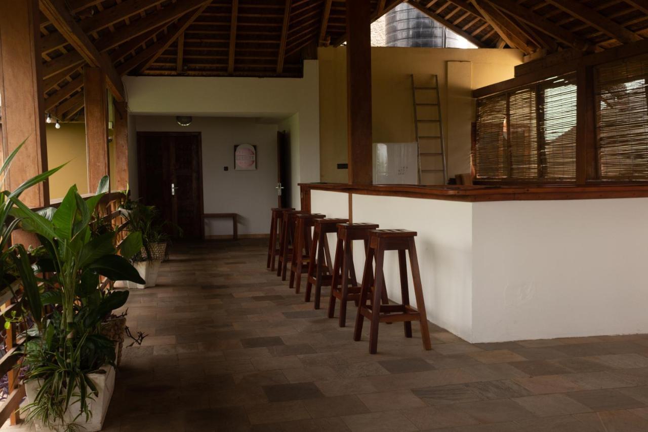 Hotel Otsunami Lome Exterior photo